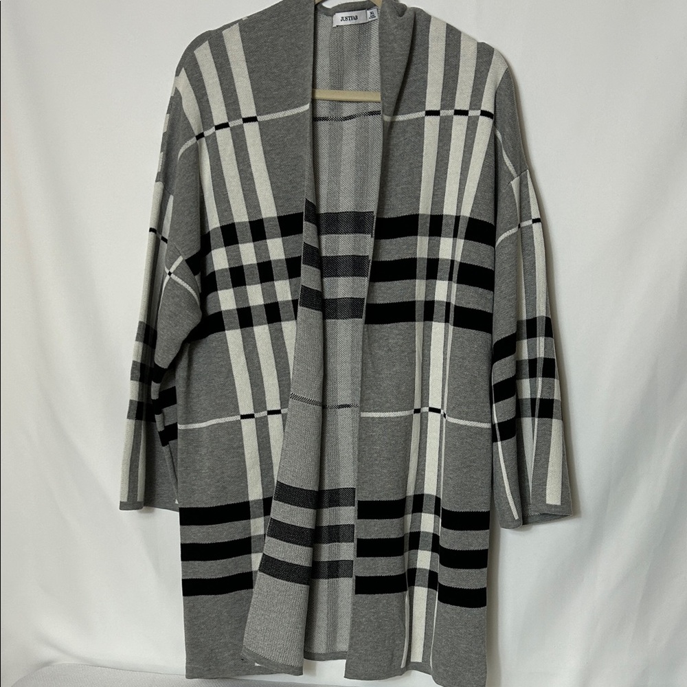 JustFab Women’s Size XL Gray Black Open Front Long  Sleeve Cape Sweater
